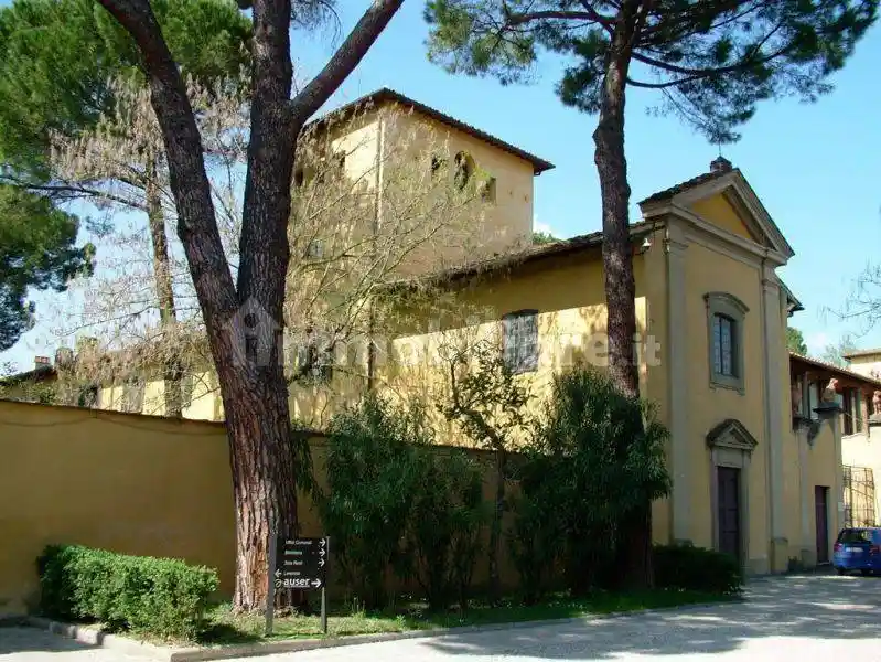 Casa indipendente in vendita a Campi Bisenzio