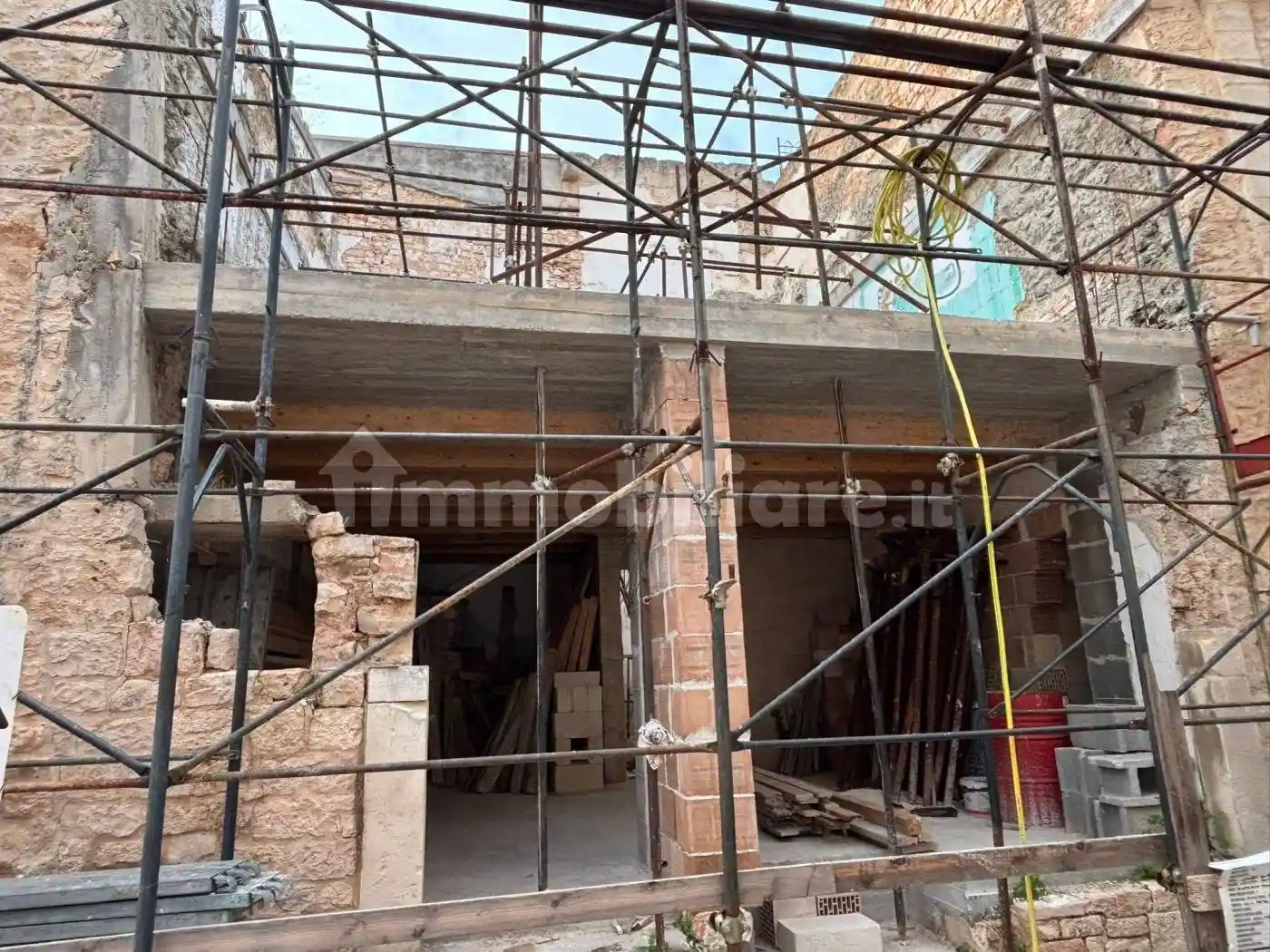 Palazzo - Edificio in vendita a Turi