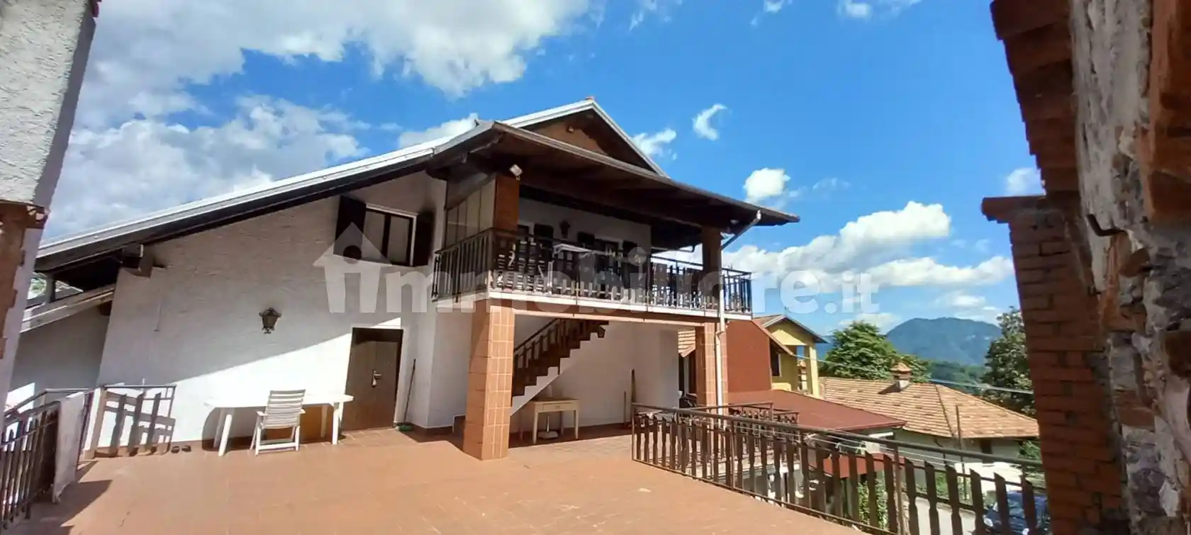 Villa in vendita a Borgosesia