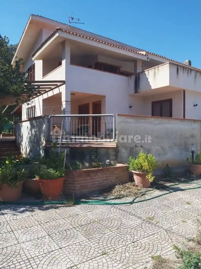 Villa in vendita a Altavilla Milicia