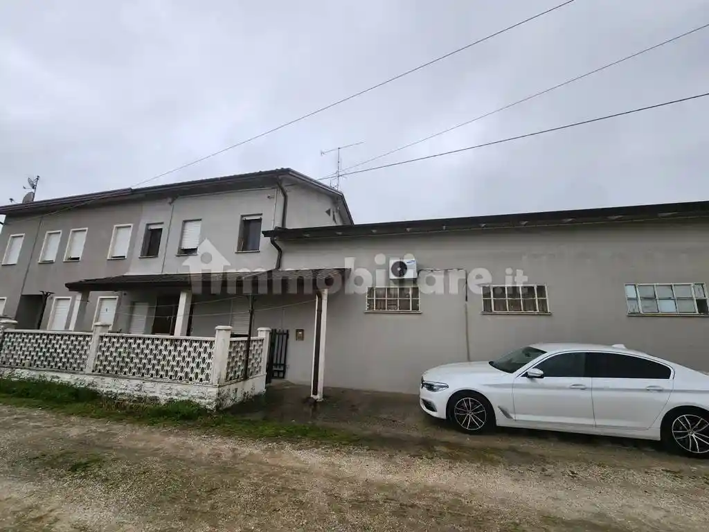 Casa indipendente in vendita a Campolongo Maggiore