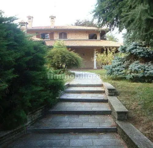 Villa in affitto a Brenna