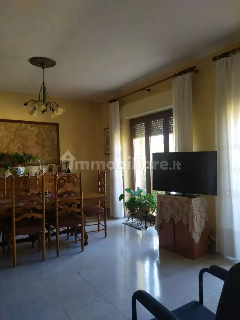 Appartamento via Flaminia 11, Centro, Barete - foto 2