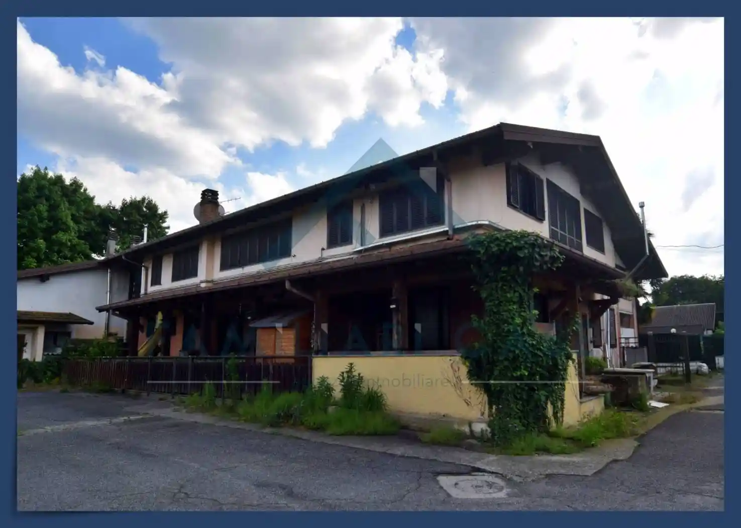 Appartamento in vendita a Azzate