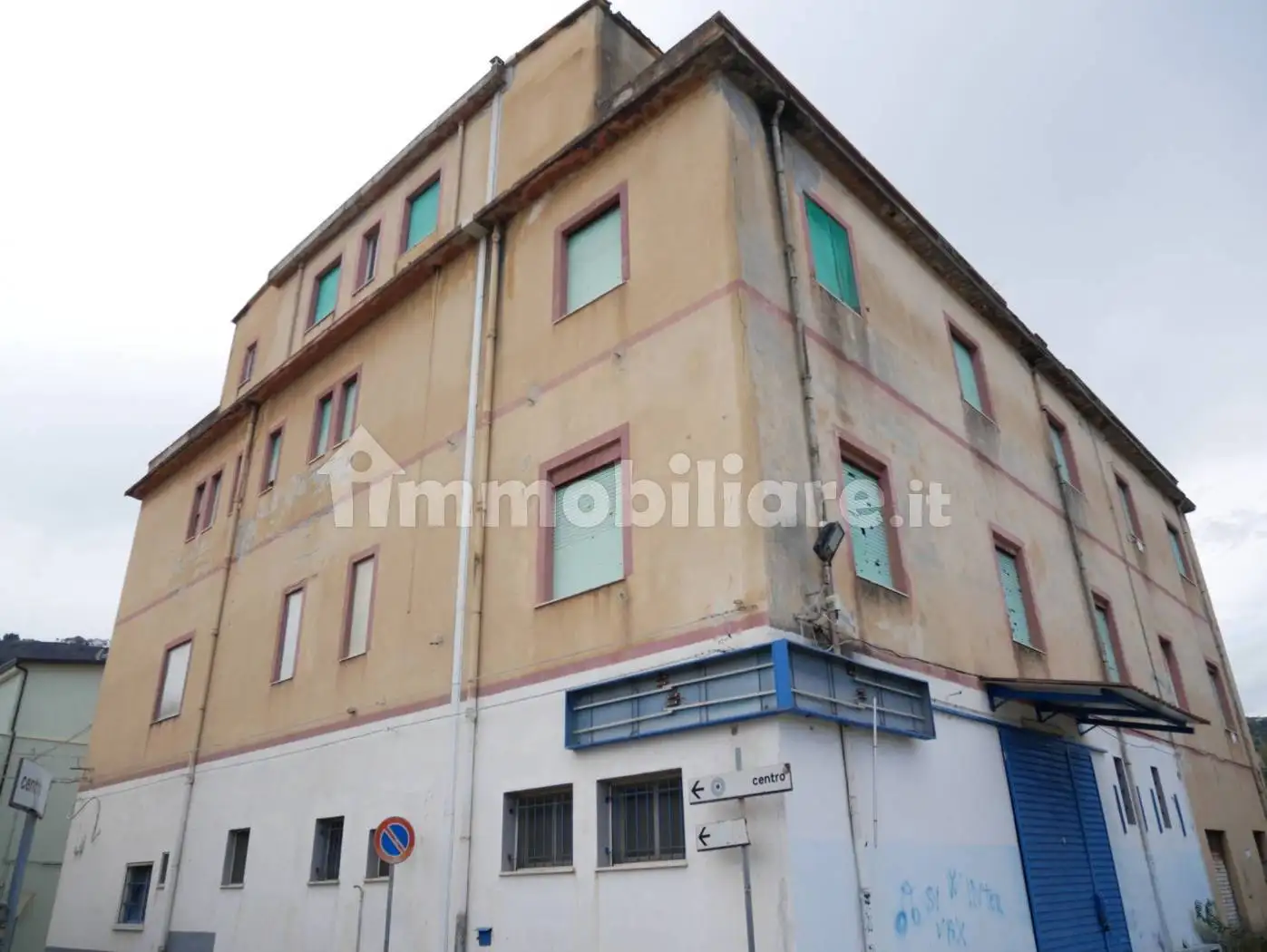 Palazzo - Edificio in vendita a Vibo Valentia