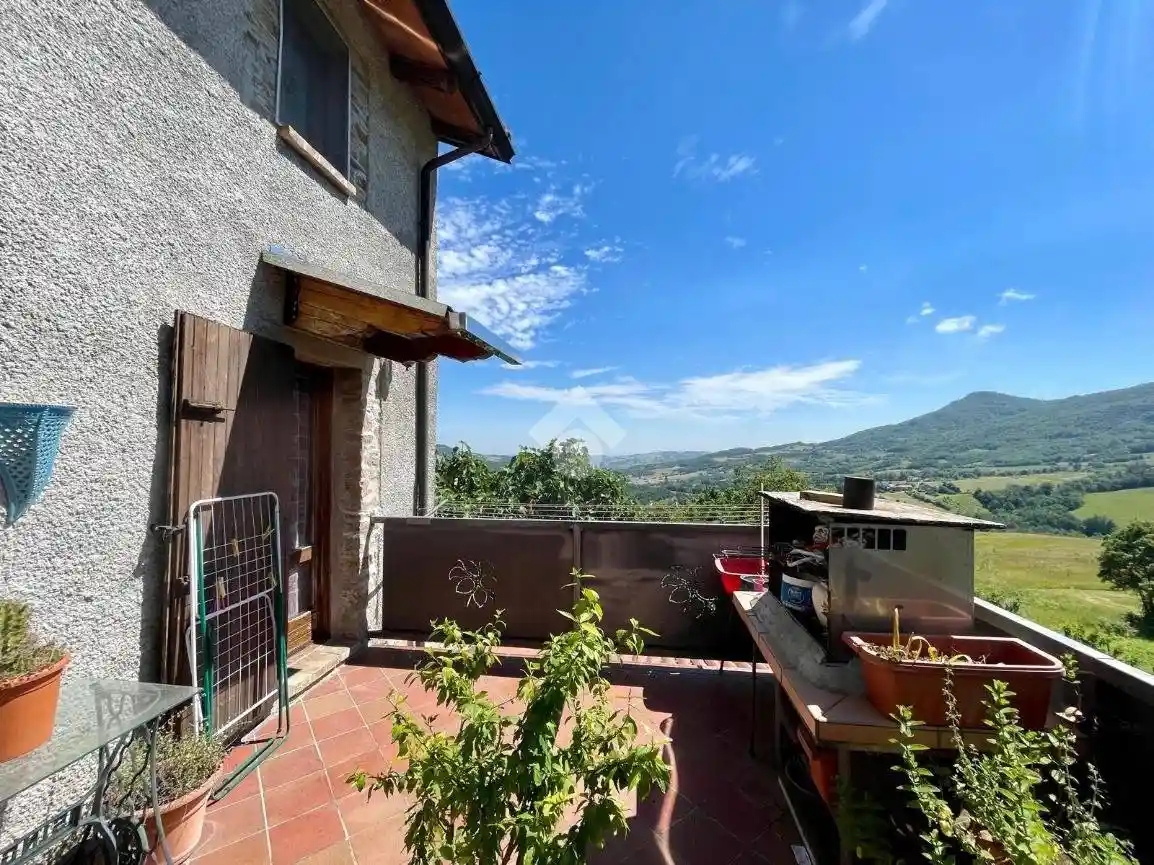 Casa indipendente in vendita a Gropparello