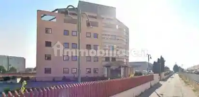 Palazzo - Edificio in vendita a Pomezia