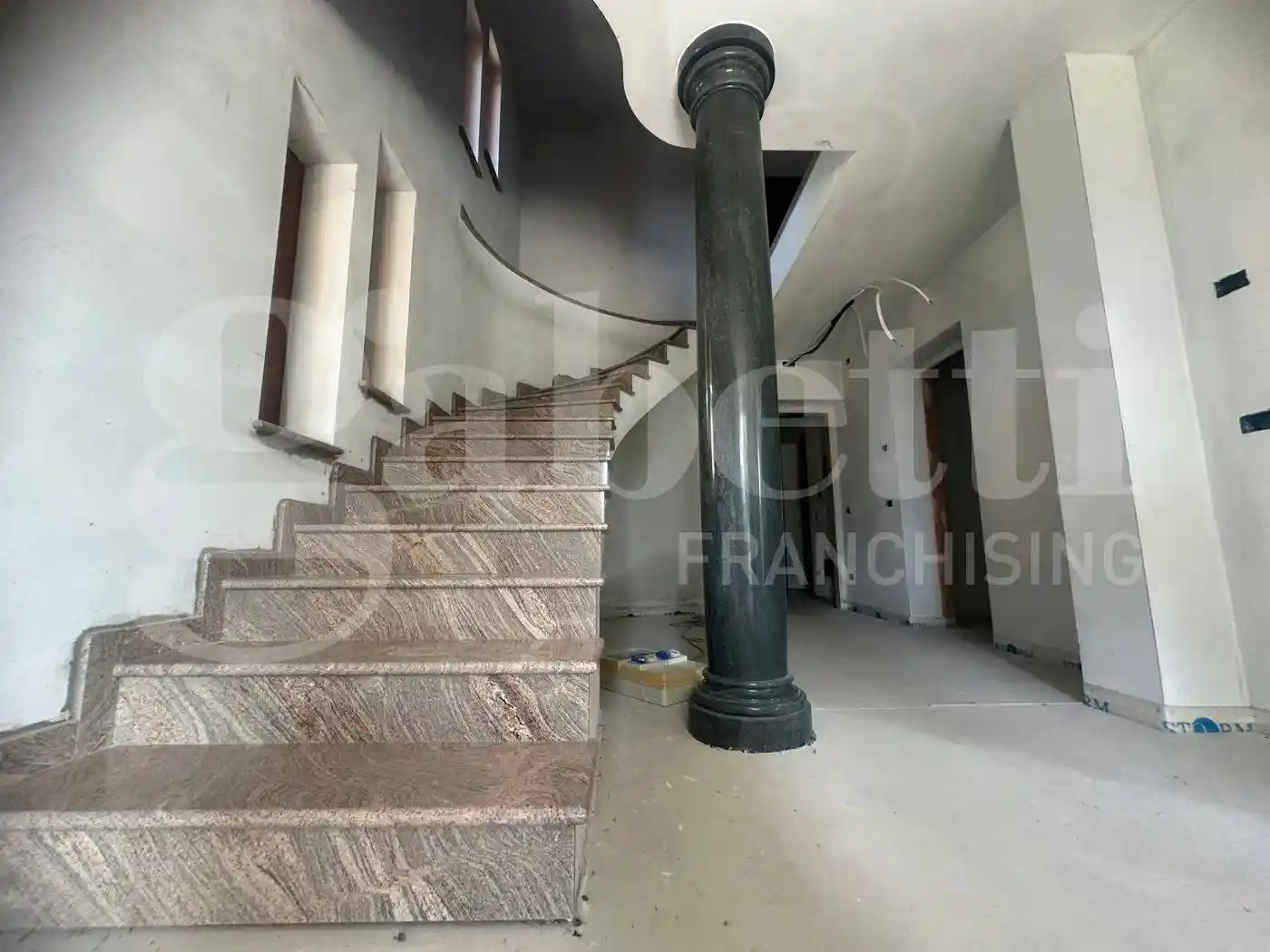 Villa in vendita a Longone al Segrino