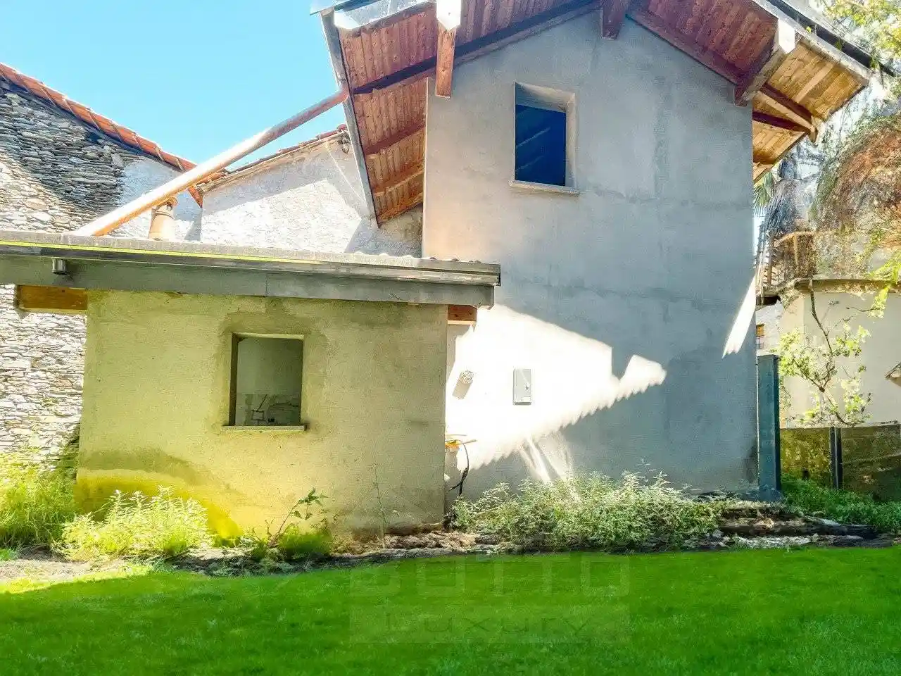 Casa indipendente in vendita a Brovello-Carpugnino