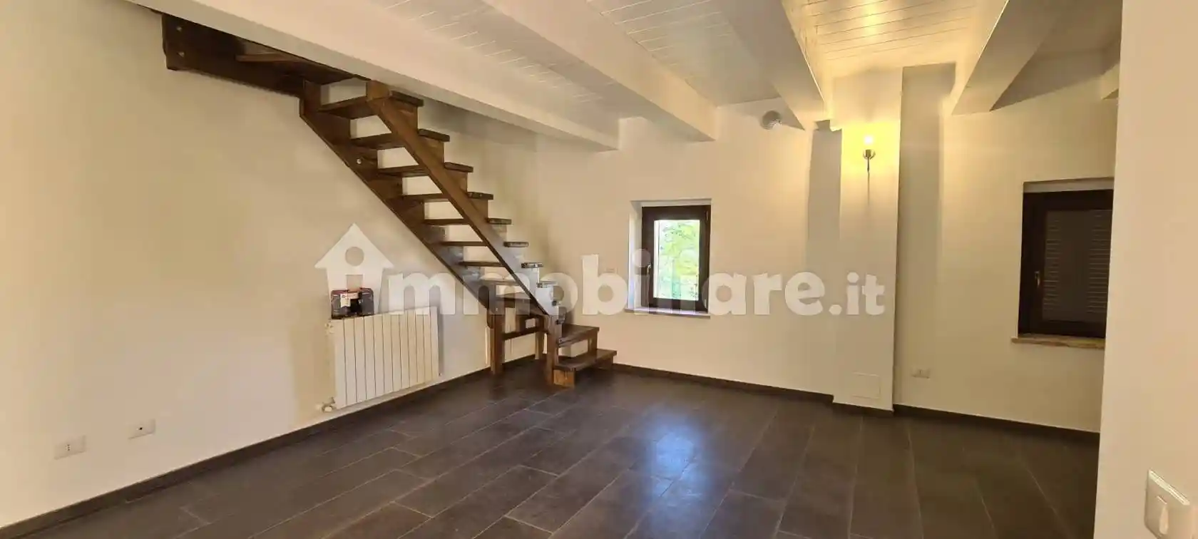 Casa indipendente in vendita a San Severino Marche