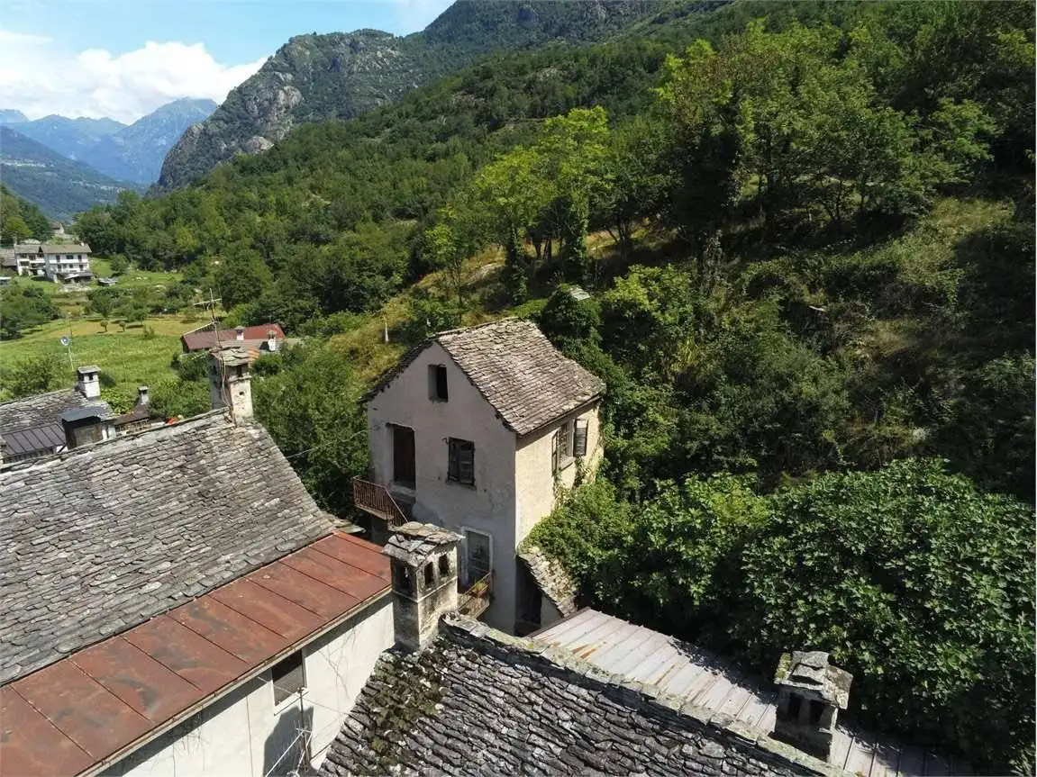 Casa indipendente in vendita a Montecrestese