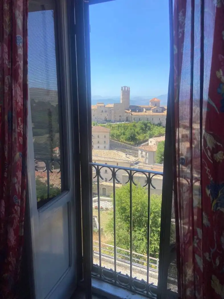 Trilocale viale dei Pini, Castel del Monte