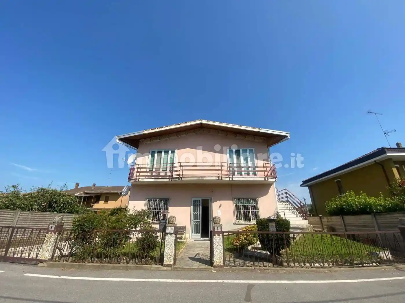 Villa unifamiliare via manzoni, 4, Castello d'Agogna - foto 2