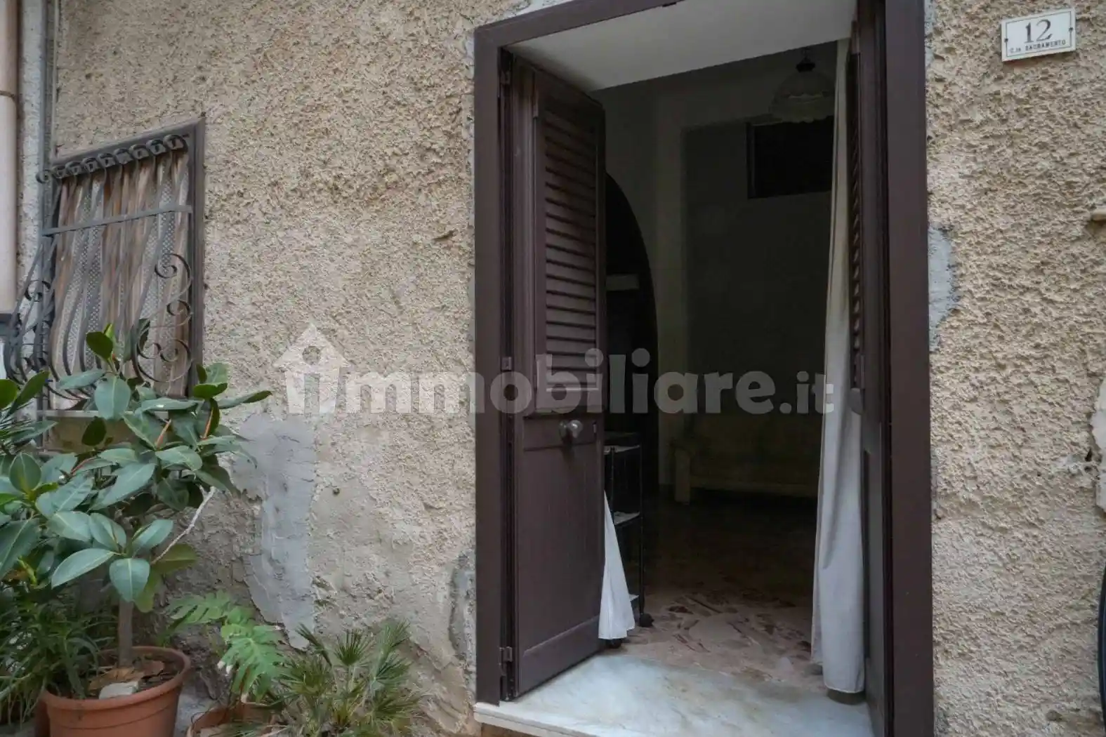 Palazzo - Edificio in vendita a Altofonte