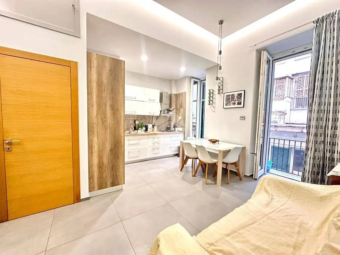 Appartamento in vendita a Napoli