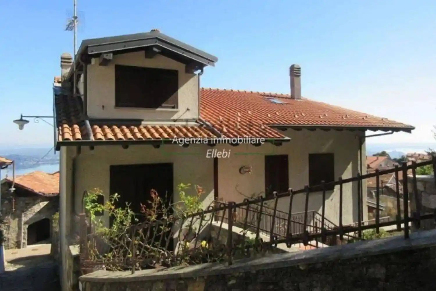 Casa indipendente in vendita a Massino Visconti
