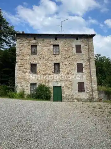 Palazzo - Edificio in vendita a Piozzano