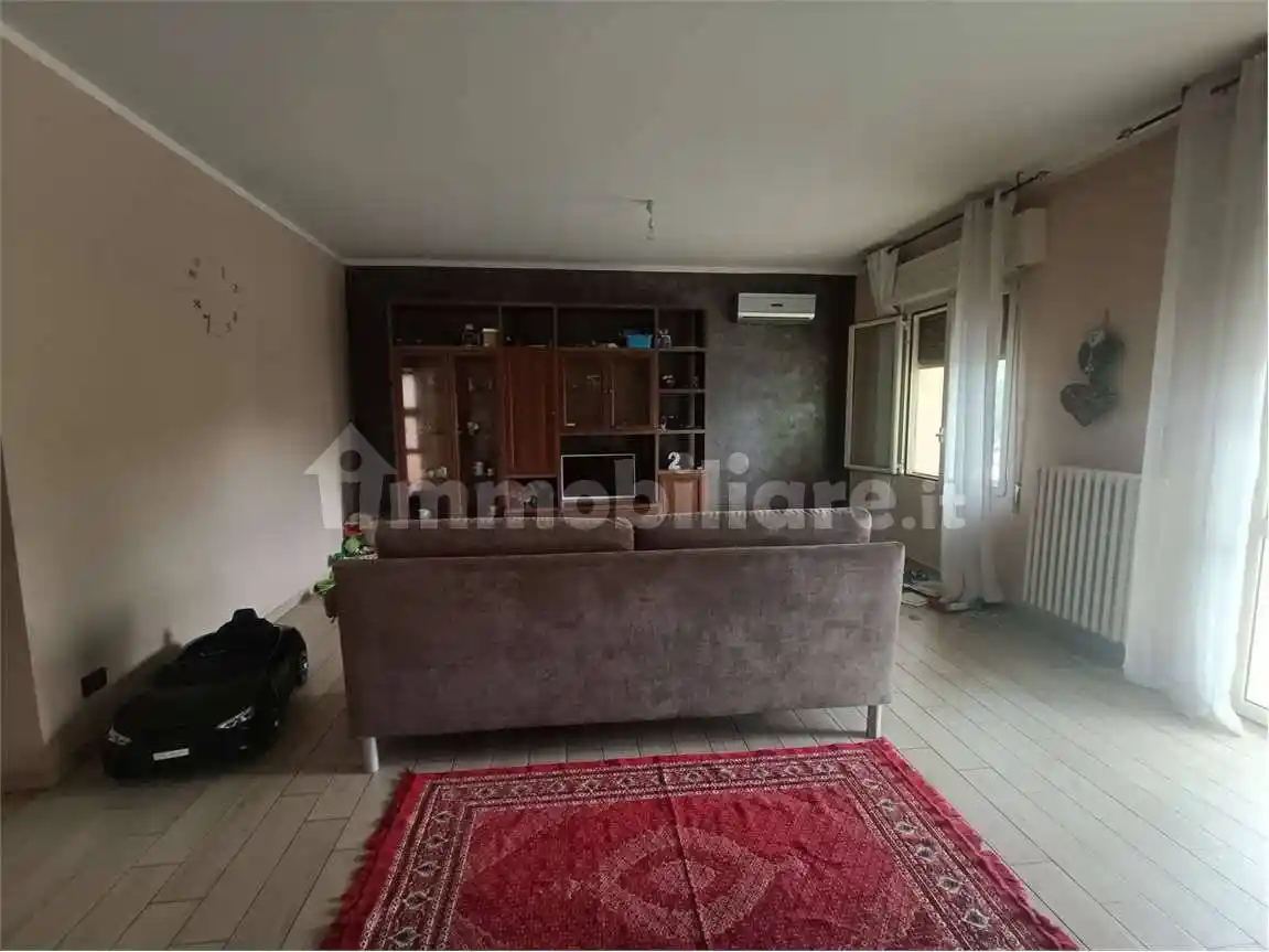 Palazzo - Edificio in vendita a Novi di Modena