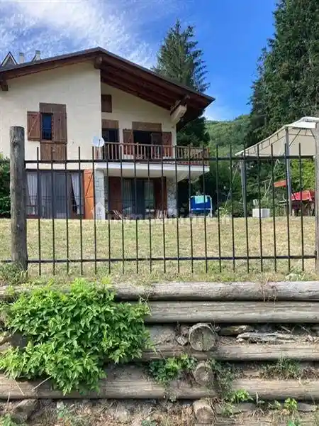 Villa in vendita a Sampeyre