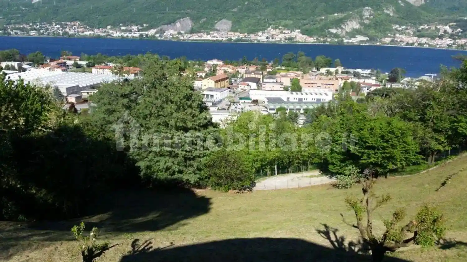 Villa in vendita a Garlate