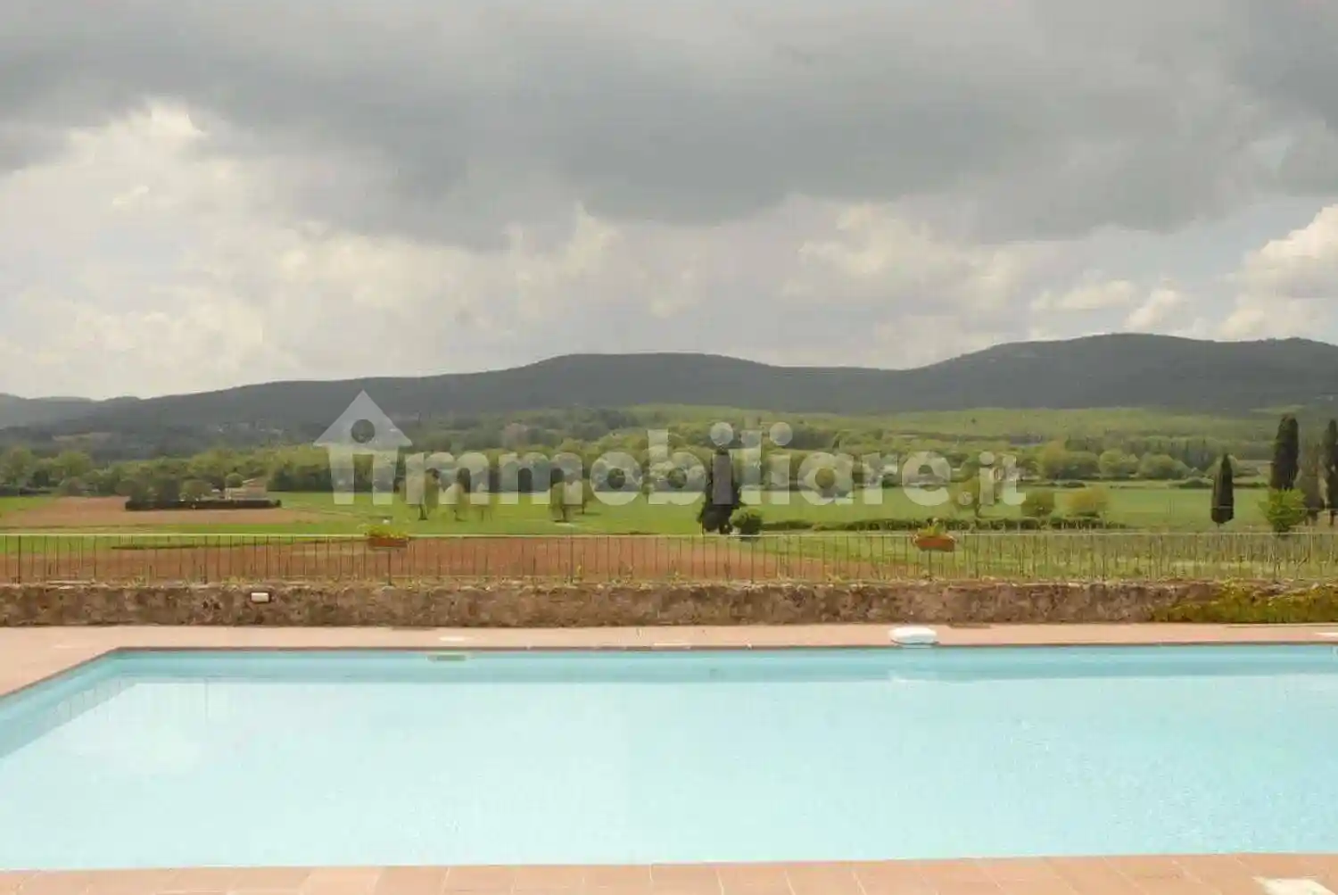 Rustico - Casale in vendita a Siena