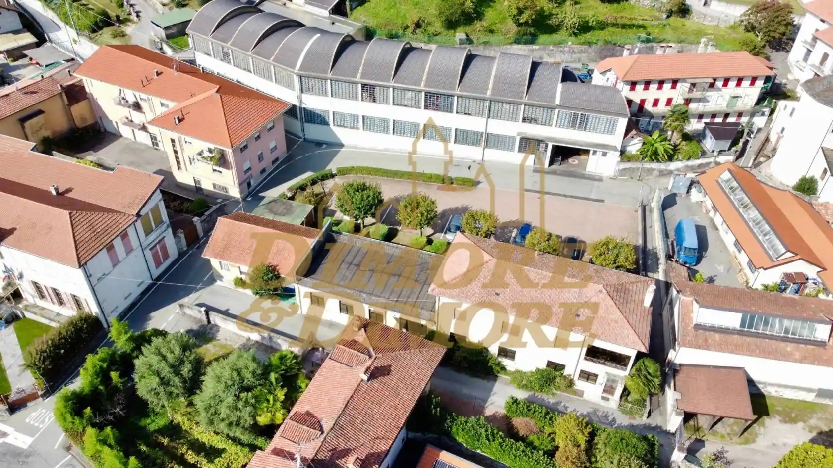 Palazzo - Edificio in vendita a Pella