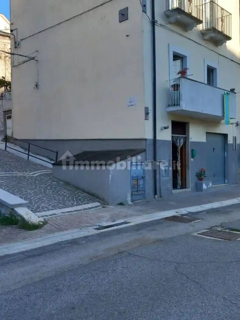 Palazzo - Edificio in vendita a Goriano Sicoli