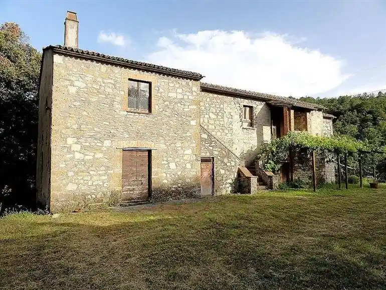 Rustico - Casale in vendita a Viterbo