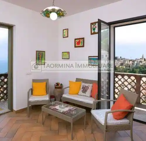 Appartamento in vendita a Taormina