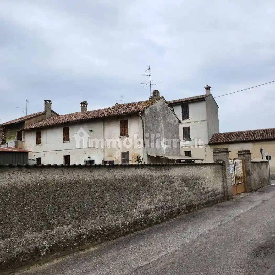 Villa in vendita a Azzanello