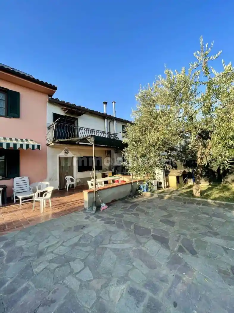 Casa indipendente in vendita a Montecarlo