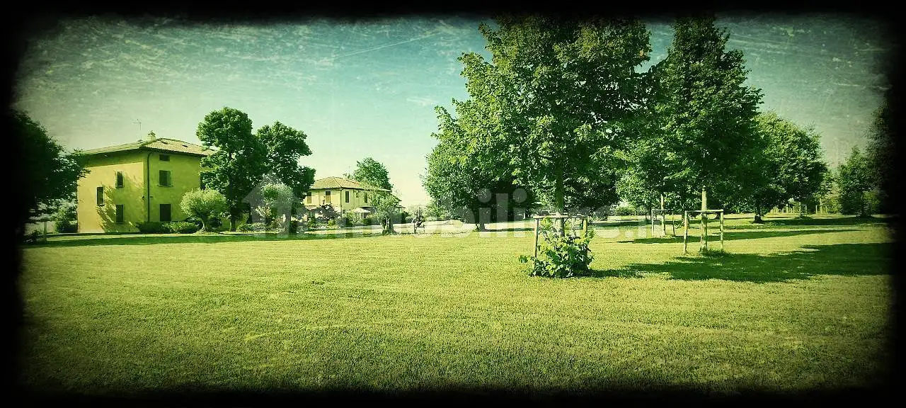 Palazzo - Edificio in vendita a Castenaso