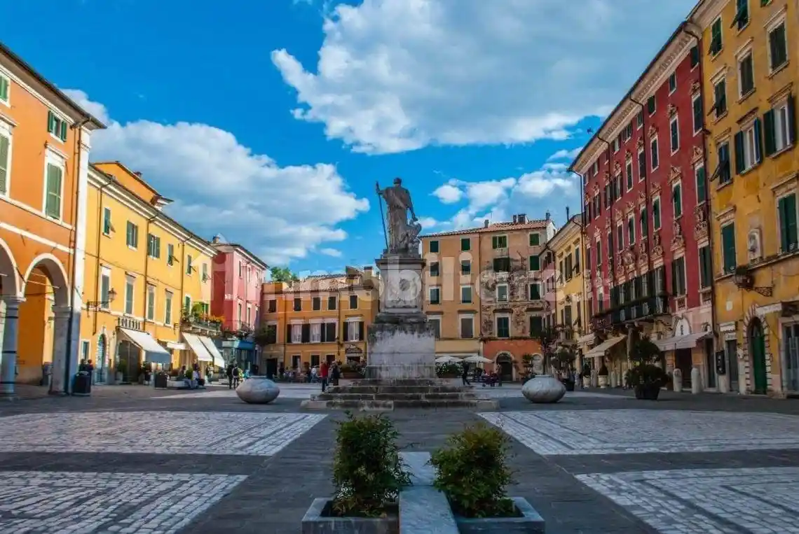 Casa indipendente in vendita a Carrara