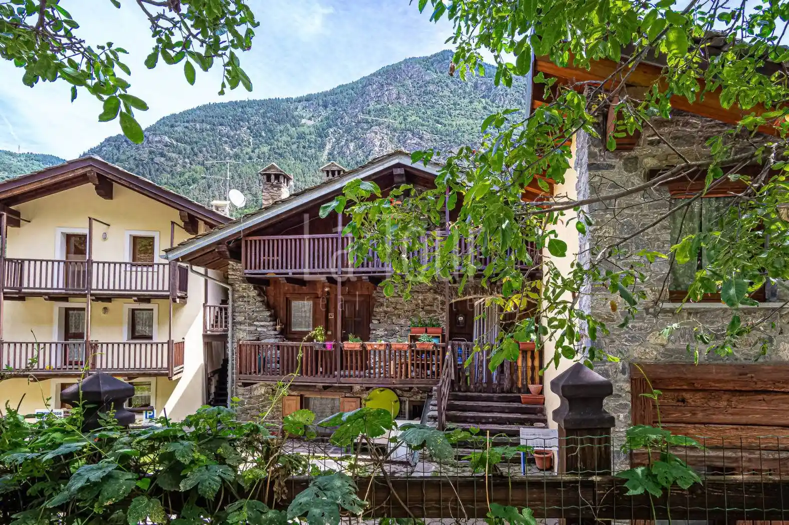 Villa in vendita a La Salle