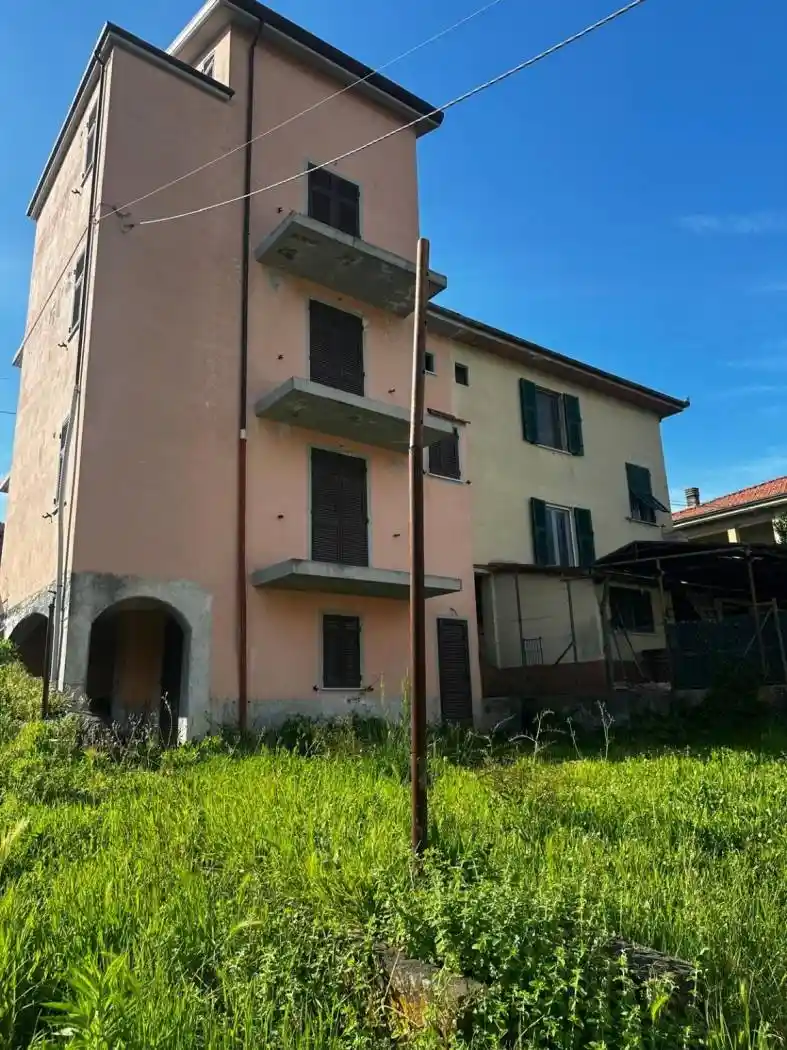 Palazzo - Edificio in vendita a La Spezia