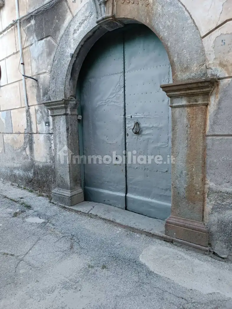 Palazzo - Edificio in Vendita