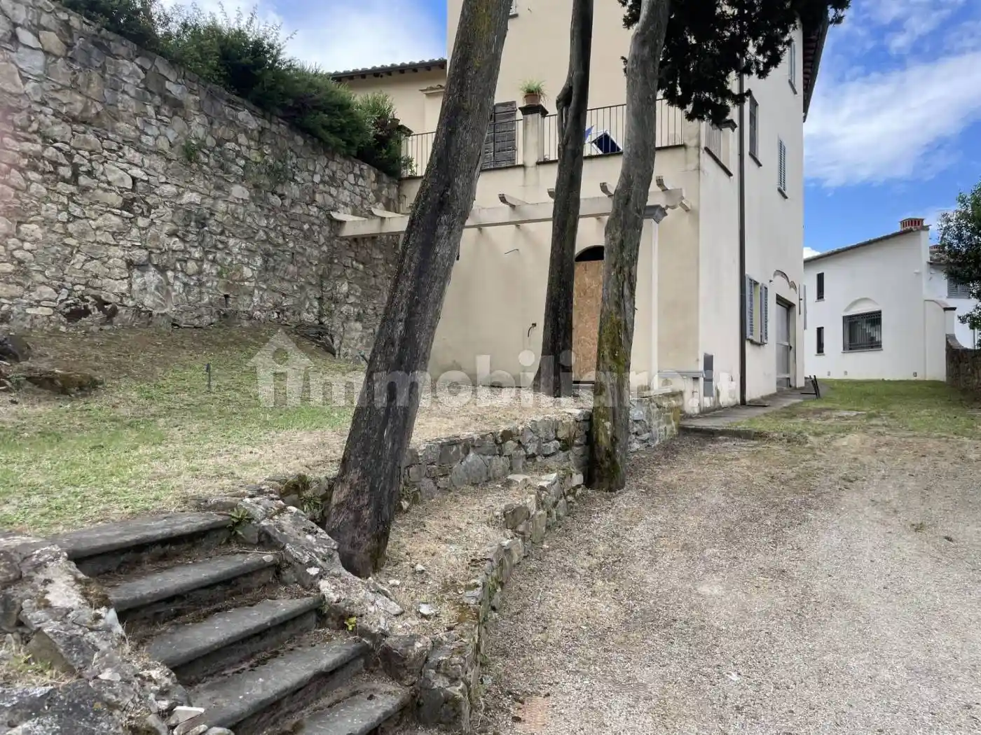 Rustico - Casale in vendita a Prato