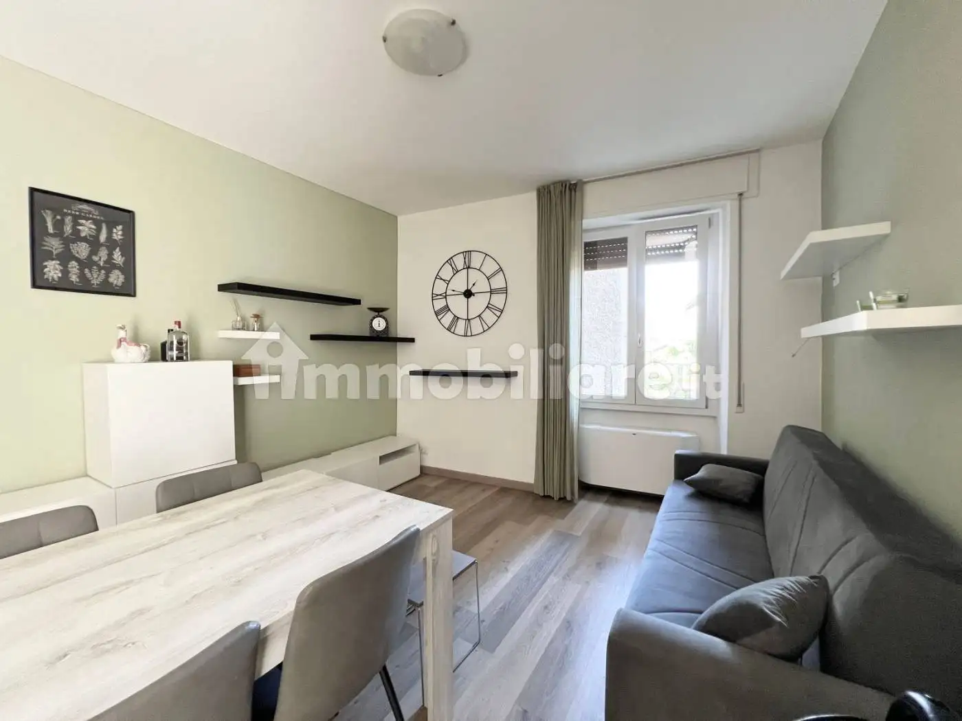 Appartamento in vendita a Dongo