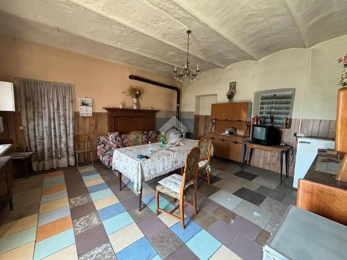 Rustico - Casale in vendita a Mezzomerico