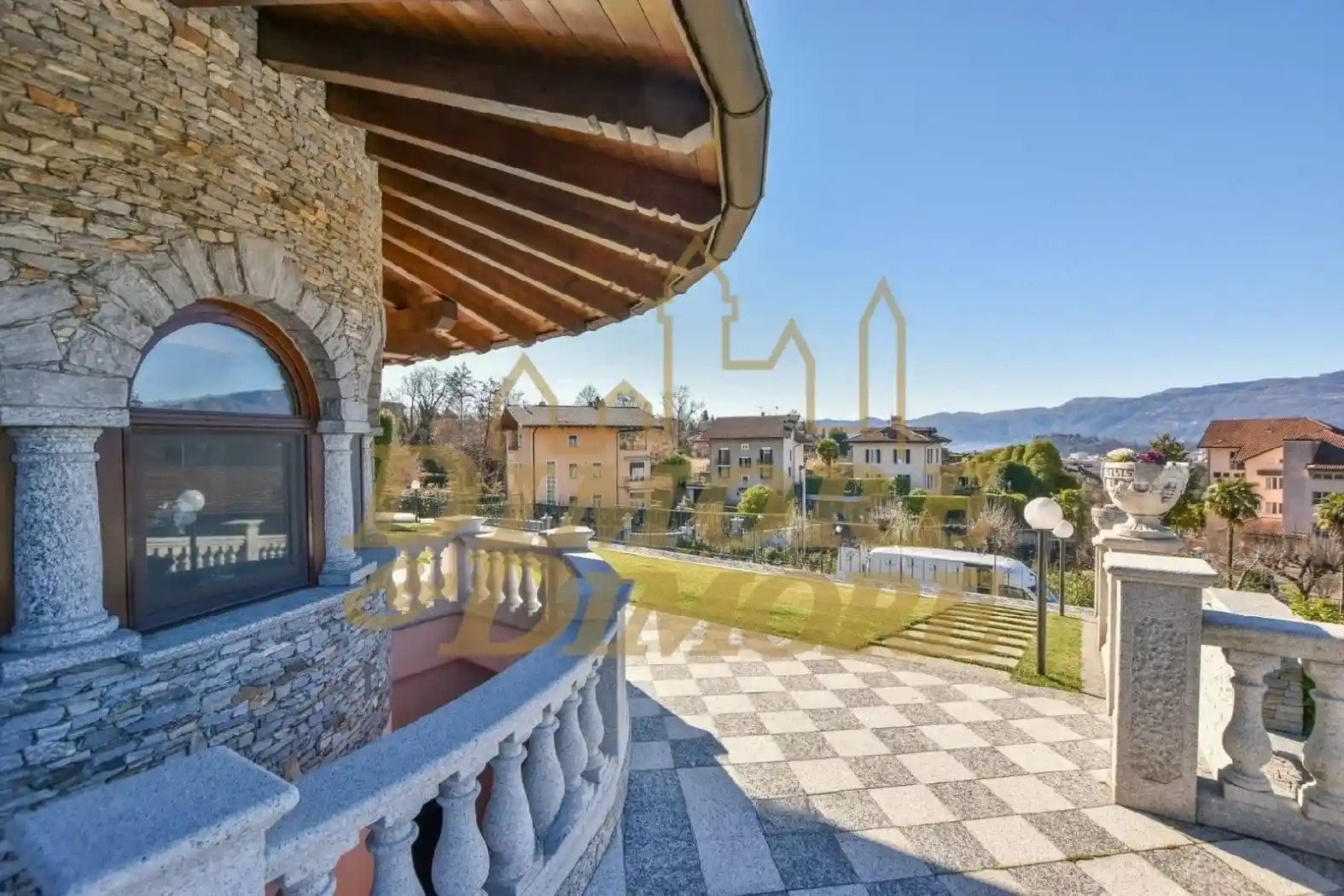 Villa in vendita a Verbania