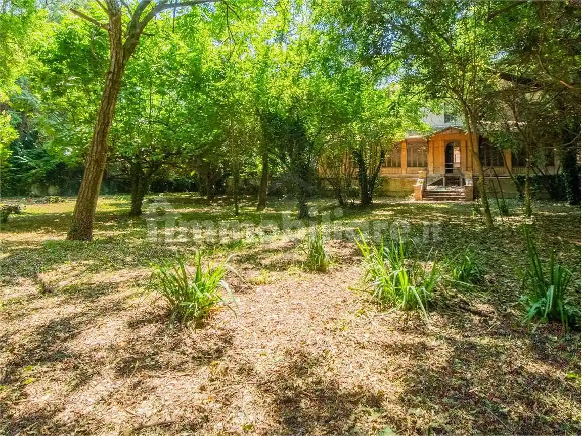 Palazzo - Edificio in vendita a Reggio Emilia