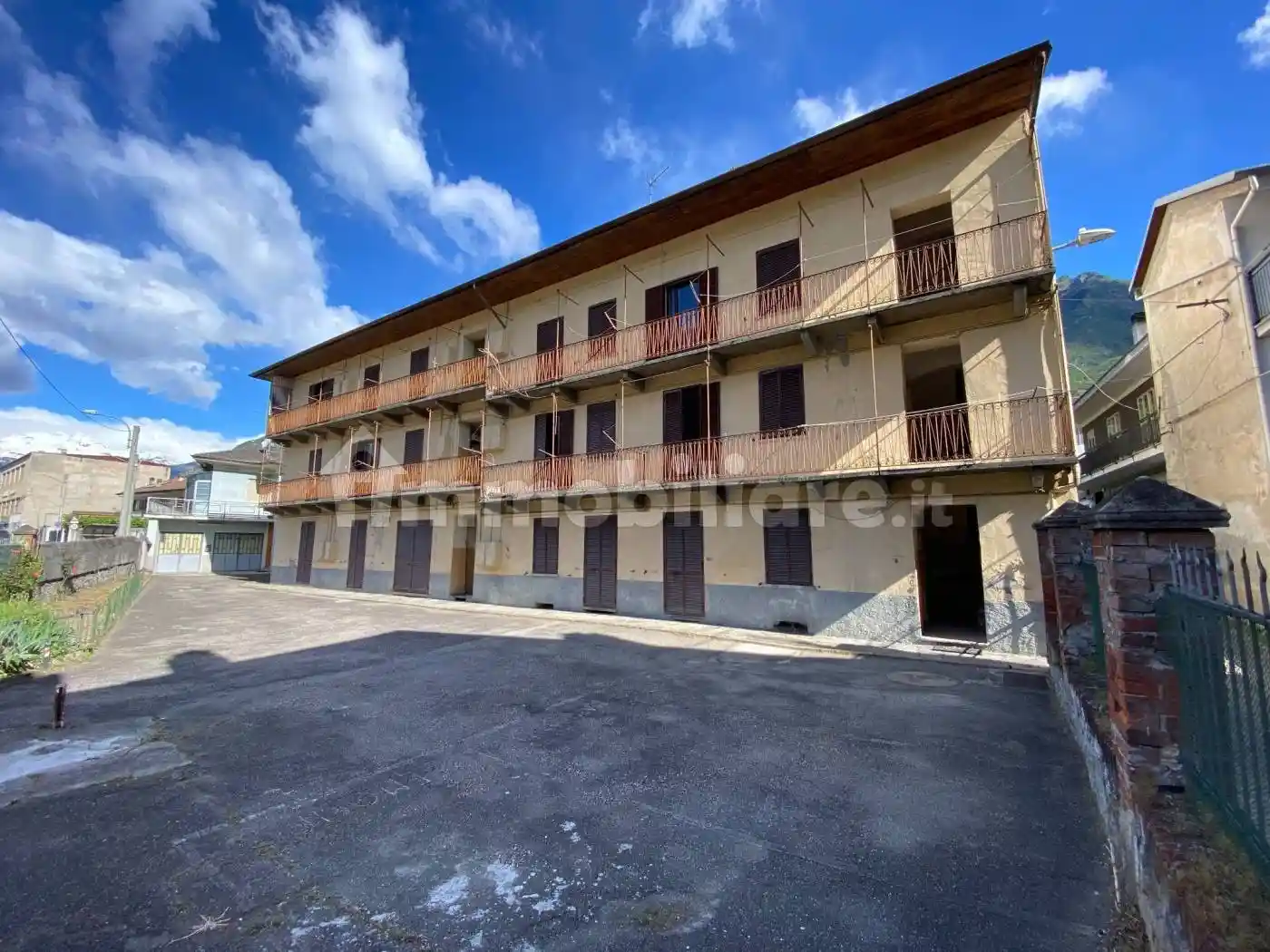 Palazzo - Edificio in vendita a Bussoleno