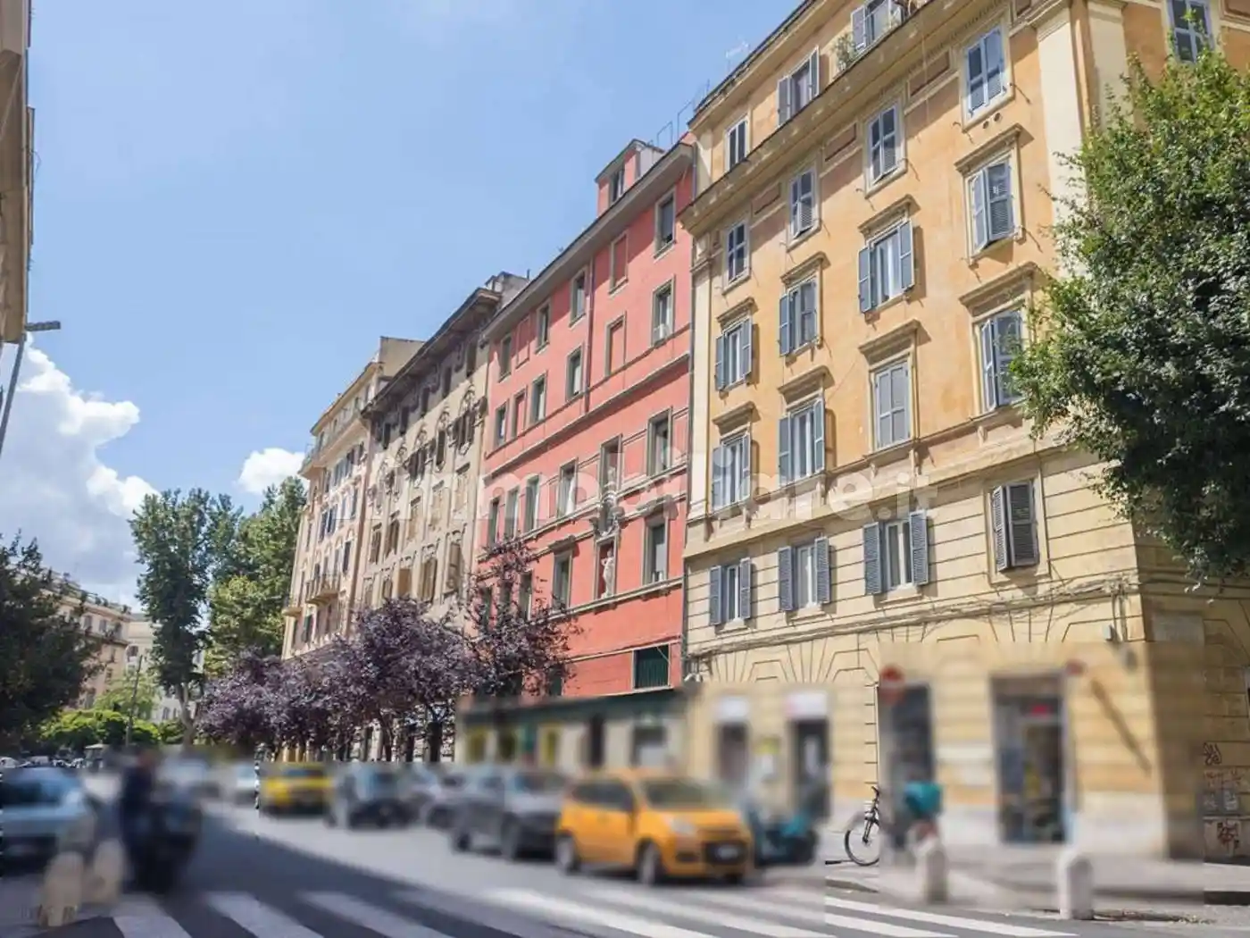 Palazzo - Edificio in vendita a Roma