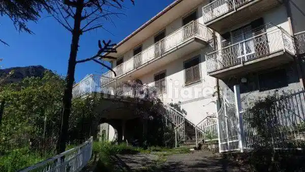 Casa indipendente in vendita a Borzonasca