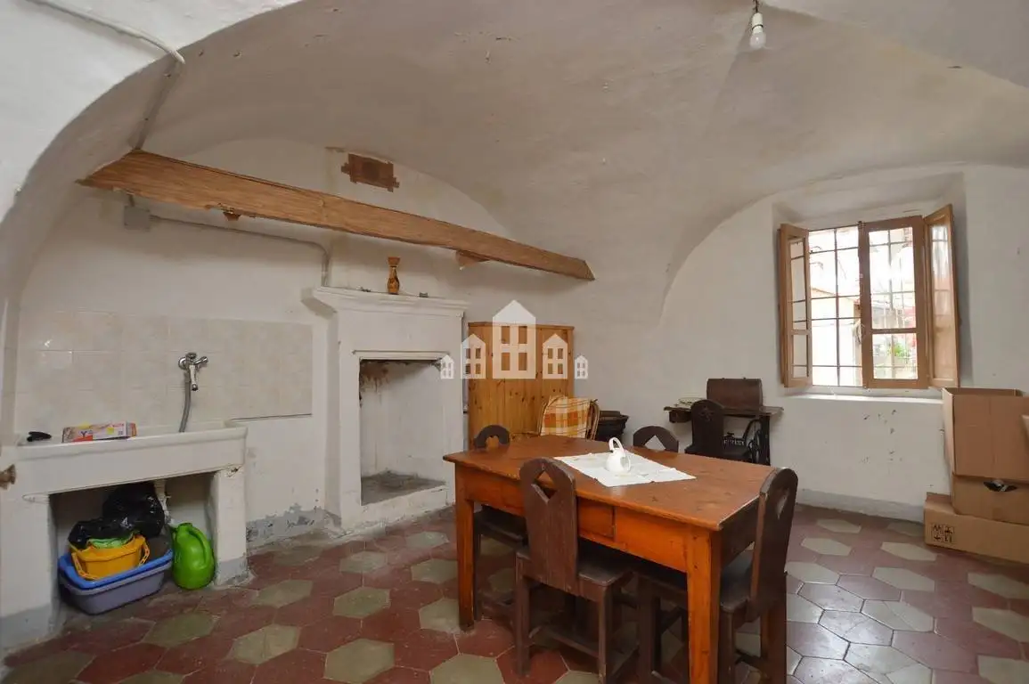 Terratetto unifamiliare via Umberto I 20, Lugnacco, Val di Chy - foto 5