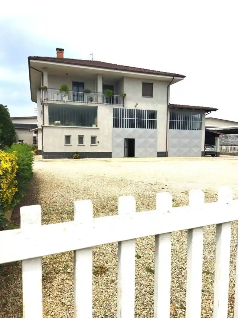 Villa in vendita a Cherasco