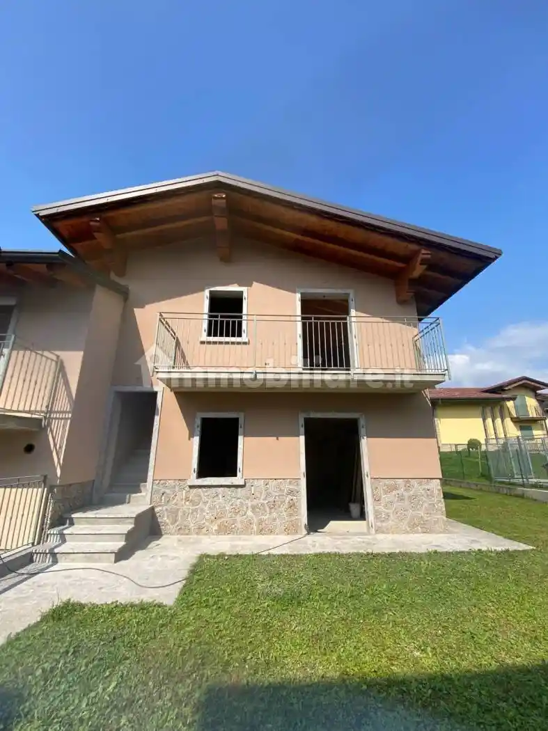 Appartamento in vendita a Rovetta