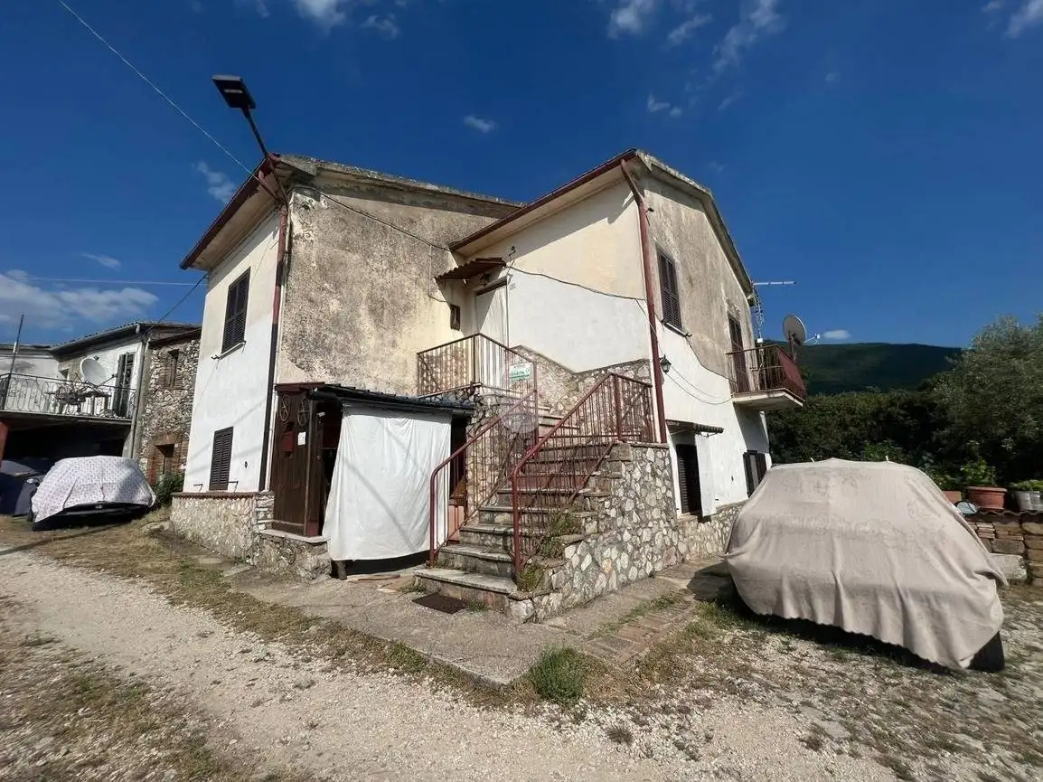 Casa indipendente in vendita a Montasola