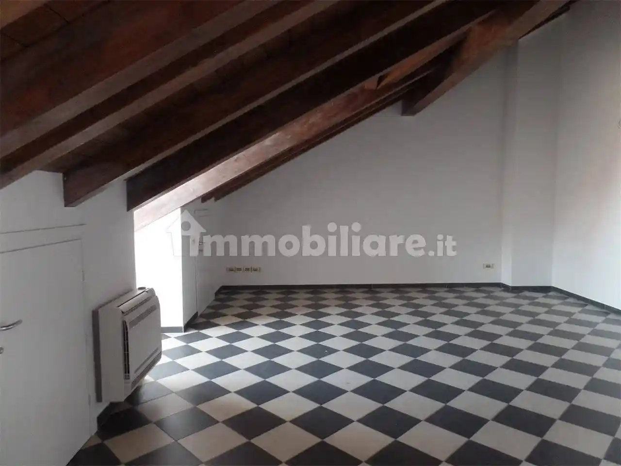 Appartamento in vendita a Imperia