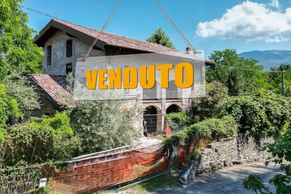Rustico - Casale in vendita a Besozzo
